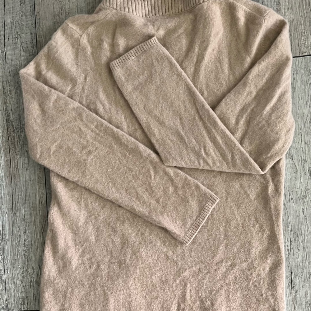 PURSUITS, ITD. Sueter de mujer, Color cafe, talla L, 100% Cashmere. - Picture 4 of 5